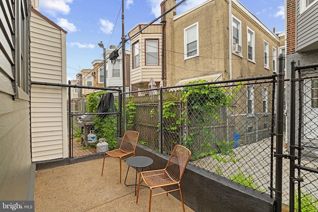828 Mercer St, Philadelphia, PA 19125 - view of balcony