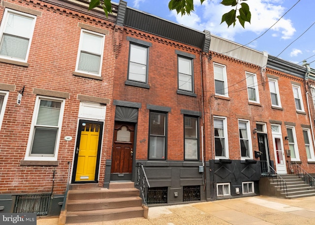 828 Mercer St, Philadelphia, PA 19125 - multi unit property featuring brick siding