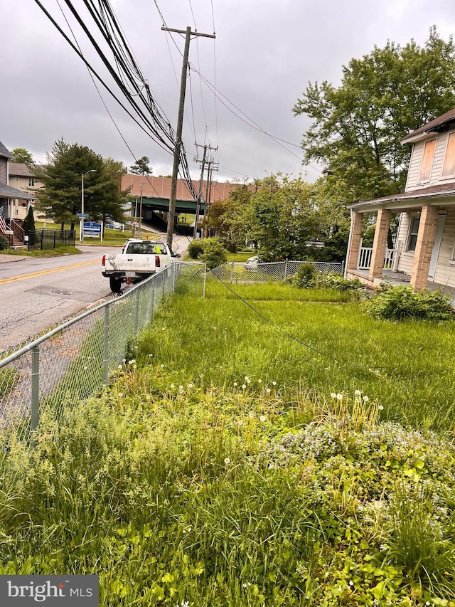 518 Ingleside Ave, Baltimore, MD 21228 - view of yard