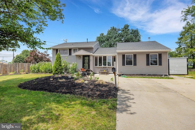 487 College Blvd, Wenonah, NJ 08090 - split level home with a patio