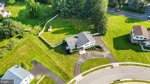 951 Robin Ln, Huntingdon Valley, PA 19006 - drone / aerial view