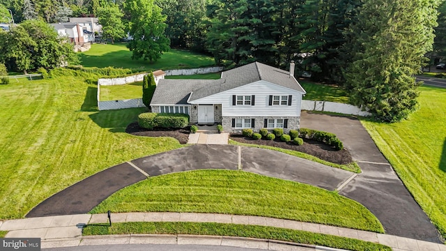 951 Robin Ln, Huntingdon Valley, PA 19006 - view of front of home featuring stone siding and curved driveway