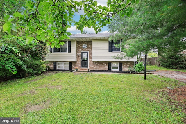 41 Sycamore Ln, Hanover, PA 17331 - bi-level home featuring brick siding