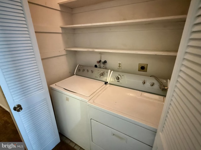 170 E Holly Ln, Tuckerton, NJ 08087 - laundry room with washing machine and clothes dryer