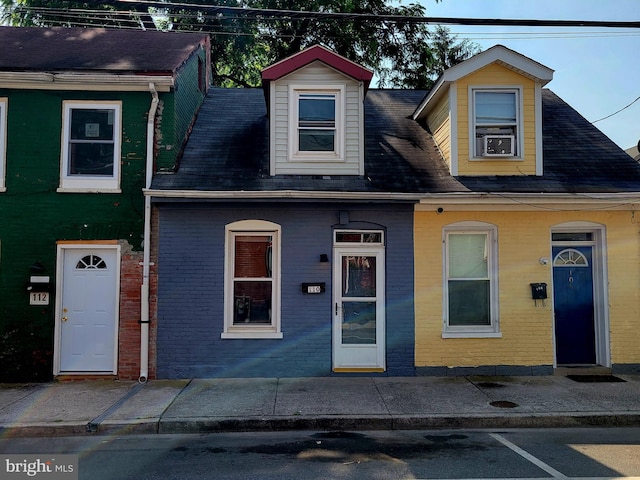 110 N Mulberry St, Hagerstown, MD 21740 - view of front of home featuring brick siding and roof with shingles