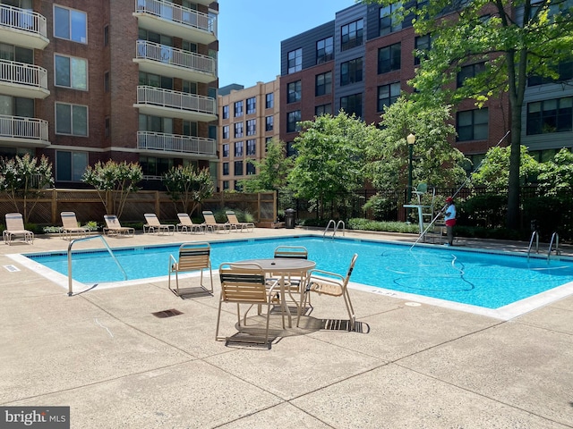 4808 Moorland Ln Unit 613, Bethesda, MD 20814 - community pool with a patio