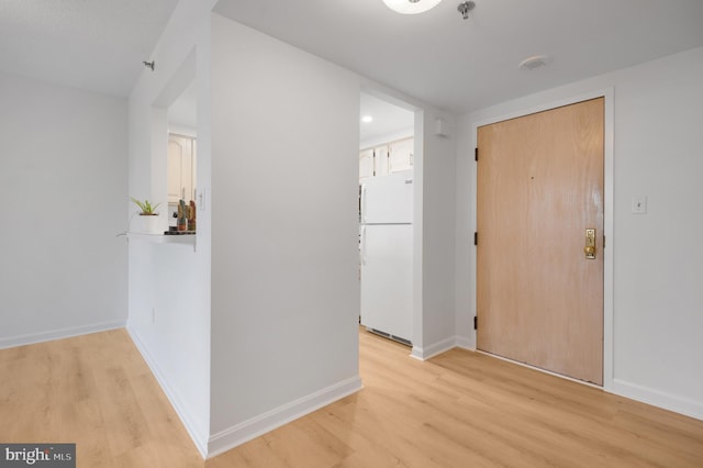 4808 Moorland Ln Unit 613, Bethesda, MD 20814 - entryway with light wood-type flooring and baseboards