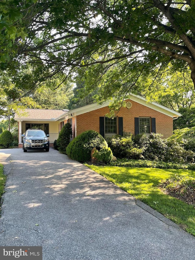 110 Linden Blvd, Middletown, MD 21769 - ranch-style house with asphalt driveway and brick siding