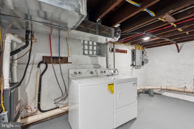 3287 Edgemont St, Philadelphia, PA 19134 - laundry room featuring separate washer and dryer and electric panel