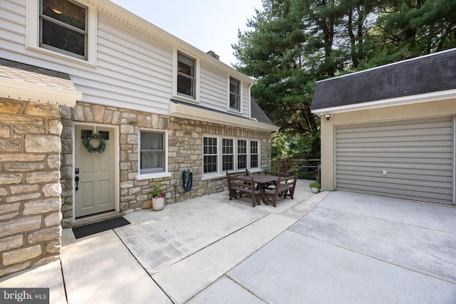727 W Baltimore Pike, Kennett Square, PA 19348 - view of patio / terrace featuring outdoor dining area