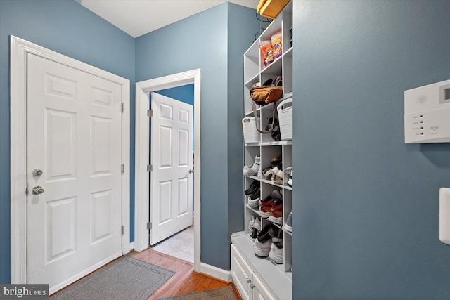 43146 Scenic Creek Way, Leesburg, VA 20176 - mudroom with light wood-style floors and baseboards