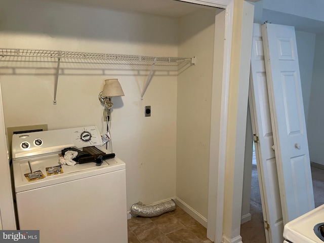 711 E Cork St, Winchester, VA 22601 - laundry room with washer / clothes dryer and baseboards