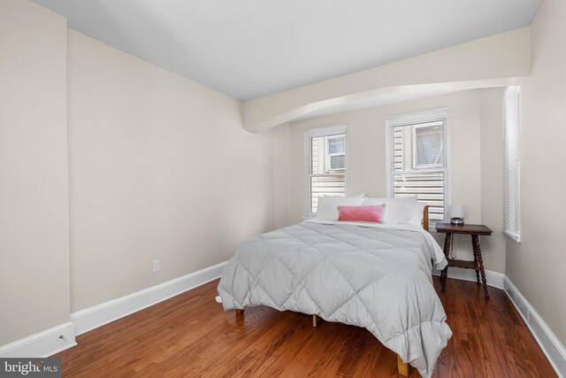 1002 W 9th St, Wilmington, DE 19806 - bedroom featuring baseboards and wood finished floors