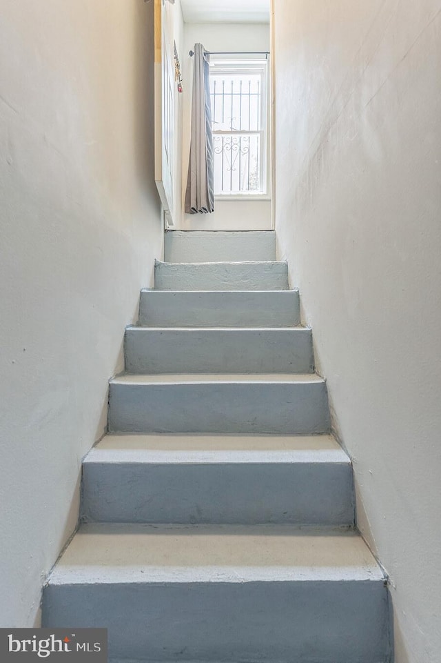 1009 Jansen Ave, Capitol Heights, MD 20743 - view of staircase