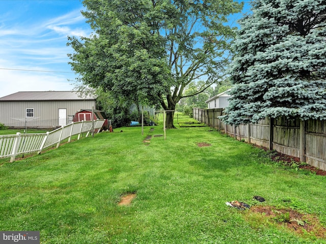 543 W Main Ave, Myerstown, PA 17067 - fenced backyard featuring an outbuilding