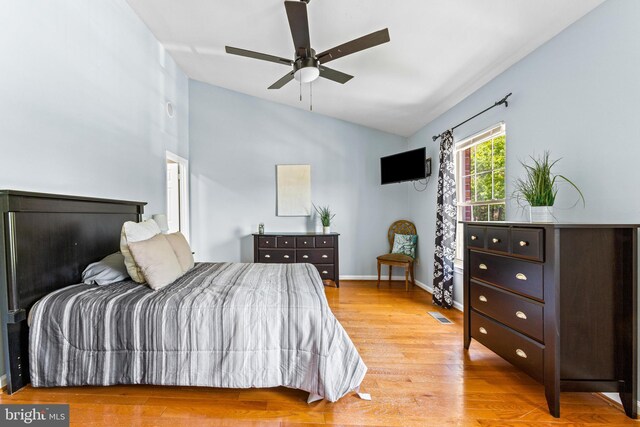 8 Cross Falls Cir, Sparks Glencoe, MD 21152 - bedroom featuring light wood-type flooring, high vaulted ceiling, and a ceiling fan