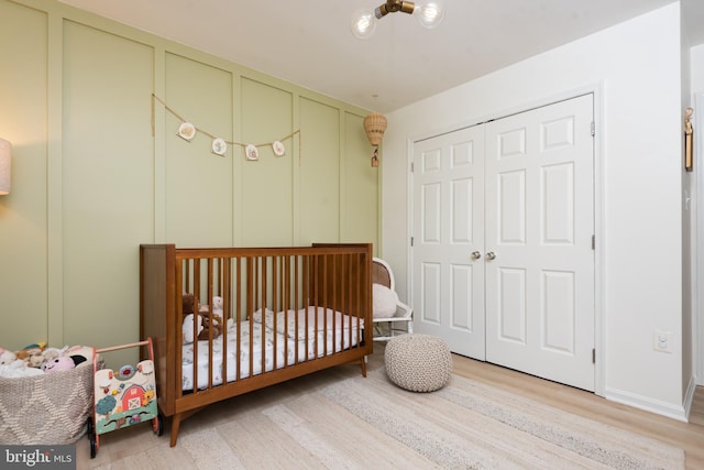 6444 Duhollow Rd, Warrenton, VA 20187 - bedroom featuring light wood finished floors and a closet