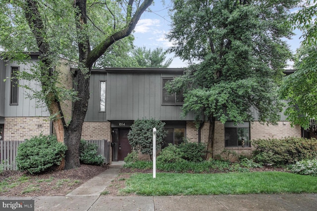 1814 Ivy Oak Sq, Reston, VA 20190 - view of front of house with brick siding