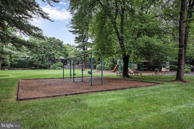 1814 Ivy Oak Sq, Reston, VA 20190 - communal playground with a yard
