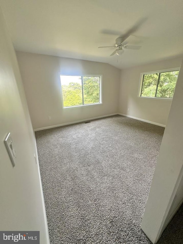 556 Trapper Ridge Ln, Hedgesville, WV 25427 - unfurnished room with plenty of natural light and a ceiling fan