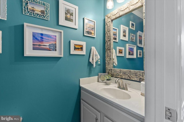 5304 Braddock Ridge Dr, Centreville, VA 20120 - bathroom featuring vanity