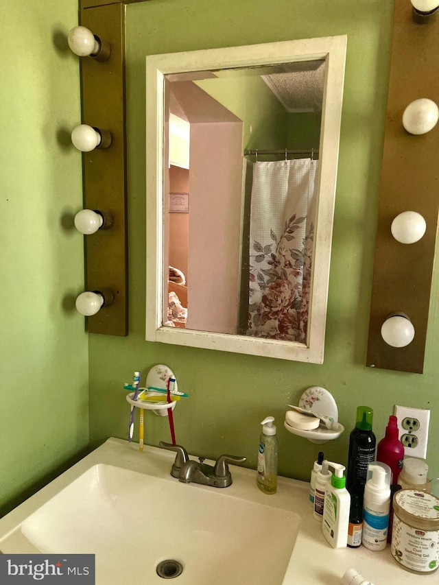 2817 Boyd St, Pennsauken, NJ 08110 - bathroom featuring vanity