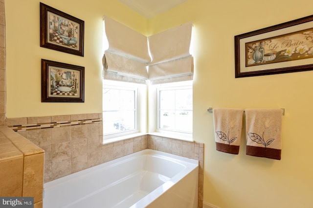 1712 Renaissance Dr, Baltimore, MD 21221 - full bathroom featuring a garden tub