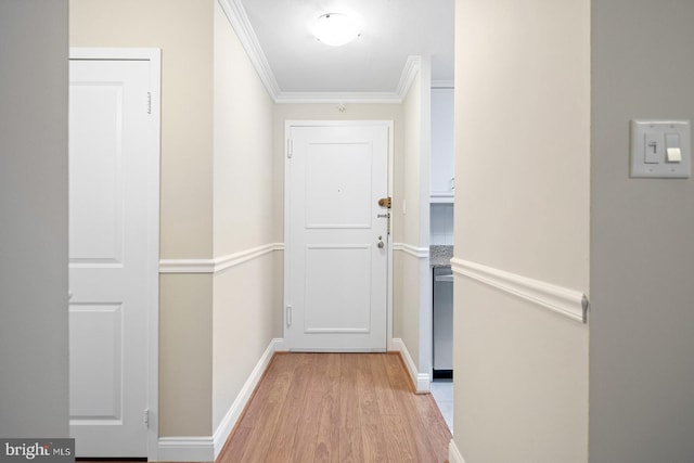 1901 John F Kennedy Blvd Unit 1414, Philadelphia, PA 19103 - corridor with light wood-style flooring and crown molding