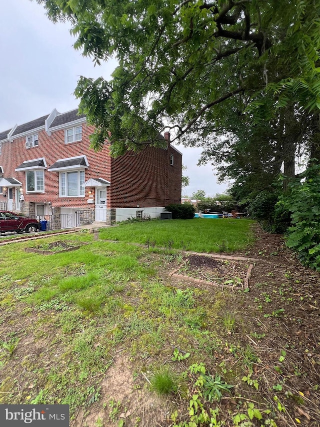 9013 Ashton Rd, Philadelphia, PA 19136 - view of yard