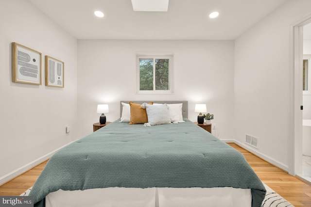 6232 18th Rd N, Arlington, VA 22205 - bedroom featuring light wood-type flooring and recessed lighting