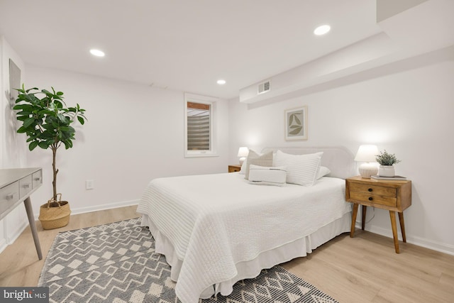 6232 18th Rd N, Arlington, VA 22205 - bedroom featuring light wood-type flooring and recessed lighting