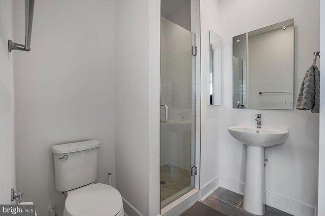 3509 Sutton Heights Cir, Fairfax, VA 22031 - full bathroom with toilet and a stall shower
