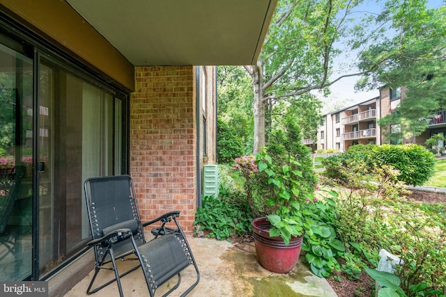 9730 Kingsbridge Dr Unit 002, Fairfax, VA 22031 - view of patio