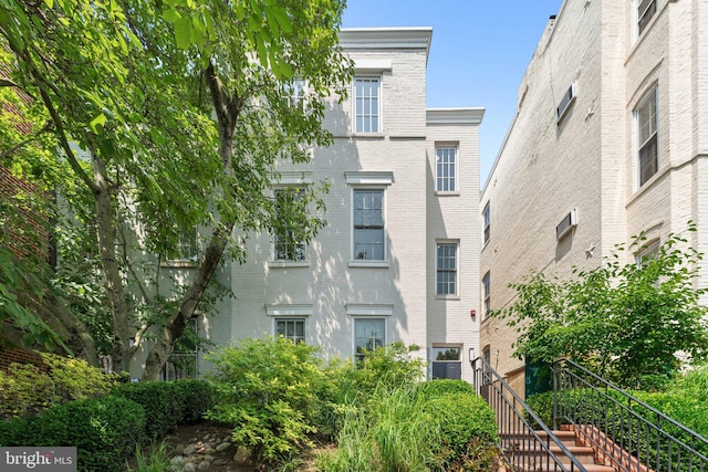 417 4th St SE Unit 2, Washington, DC 20003 - view of building exterior with stairway