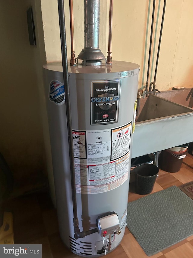 3532 Primrose Rd, Philadelphia, PA 19114 - utility room with water heater