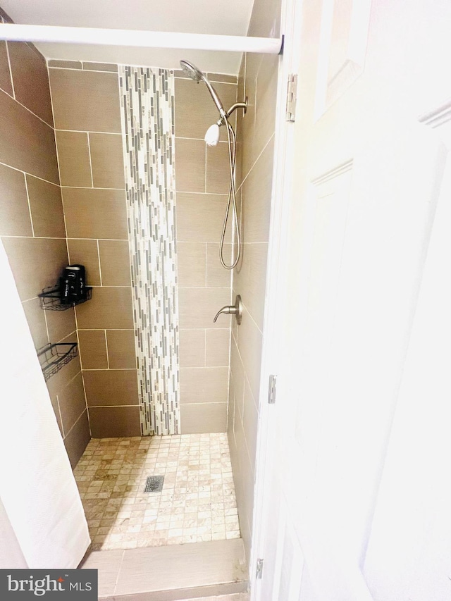 6011 State St, Cheverly, MD 20785 - full bathroom featuring a shower stall