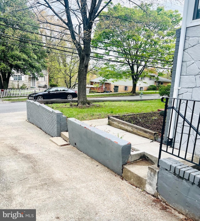6011 State St, Cheverly, MD 20785 - view of home's community