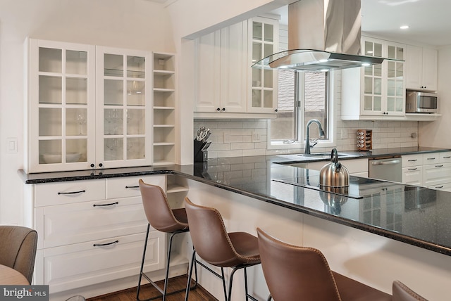 4 Bunkers Ct, Grasonville, MD 21638 - kitchen with island range hood, stainless steel appliances, a kitchen breakfast bar, white cabinets, and recessed lighting