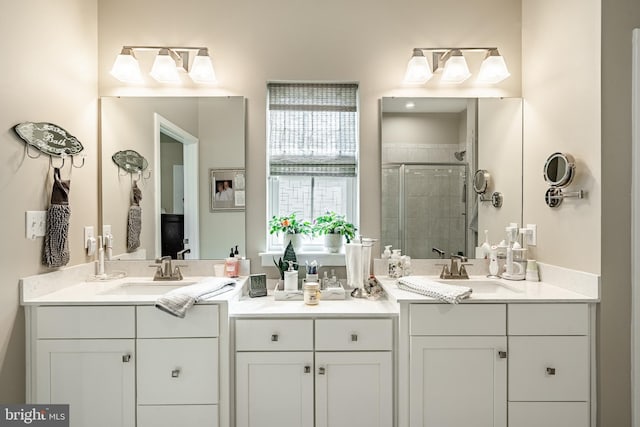 621 Thomas Penn Dr, West Grove, PA 19390 - full bath with a stall shower and two vanities