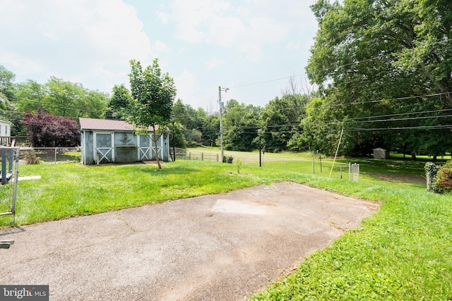 116 Longview Dr, Newark, DE 19711 - view of yard featuring a storage shed