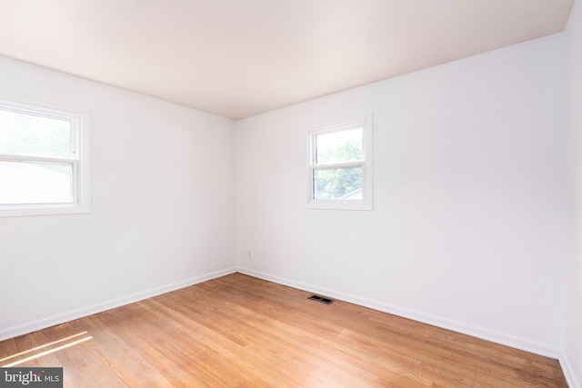 116 Longview Dr, Newark, DE 19711 - unfurnished room with light wood-style floors