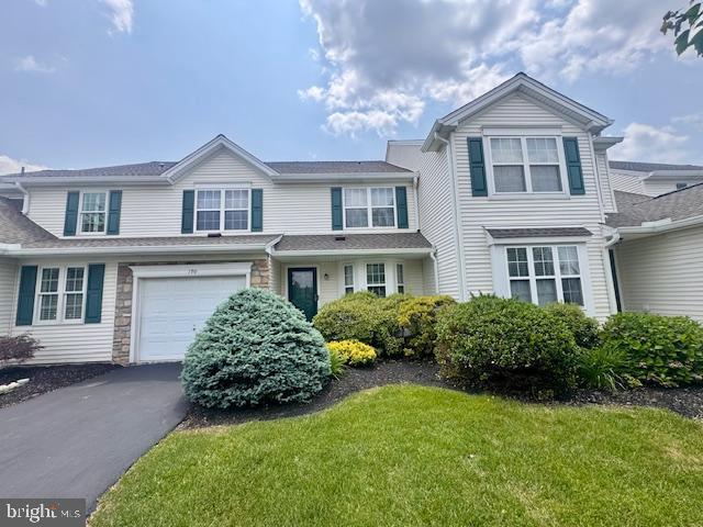 190 Park Ridge Dr, Easton, PA 18040 - view of front facade featuring asphalt driveway, an attached garage, and a front yard