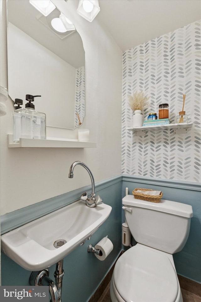 1417 Dorset Ln, Wynnewood, PA 19096 - half bath with toilet