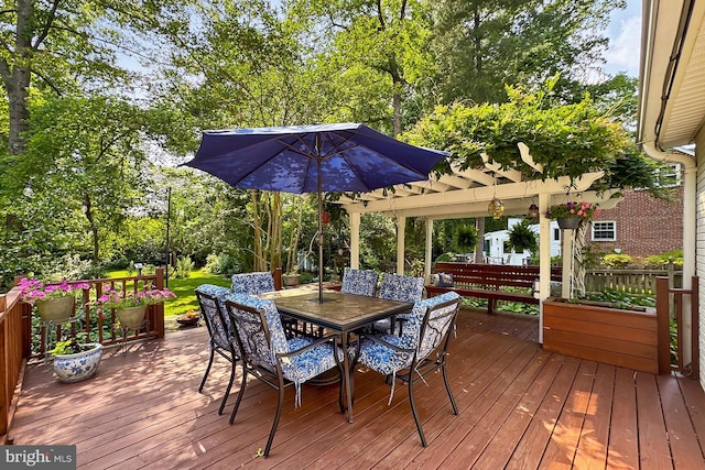 3132 Holmes Run Rd, Falls Church, VA 22042 - deck with outdoor dining space