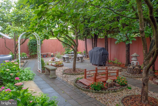 526 S Carlin Springs Rd, Arlington, VA 22204 - fenced backyard with grilling area and a patio