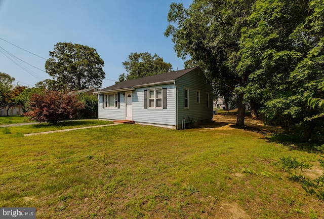 7 Flag St, Pemberton, NJ 08068 - view of front of property featuring a front yard
