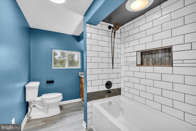 324 W Clayton Ave, Clayton, NJ 08312 - full bath featuring  shower combination and wood finished floors