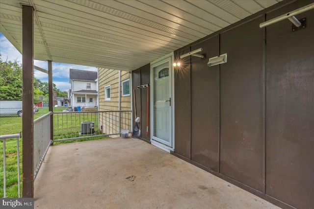 324 W Clayton Ave, Clayton, NJ 08312 - view of covered porch