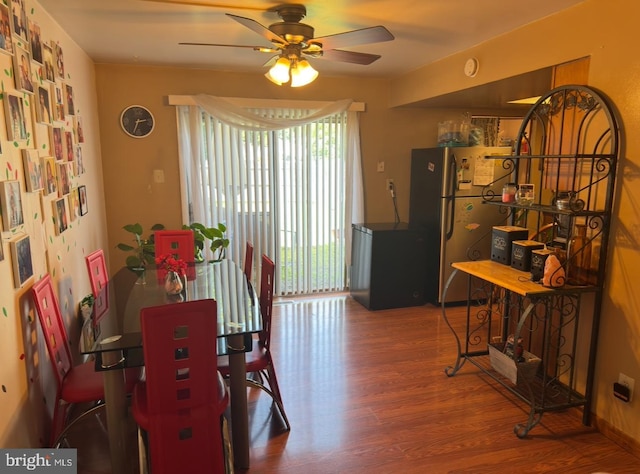 33 Milstone Ct, Sicklerville, NJ 08081 - dining space with wood finished floors and a ceiling fan