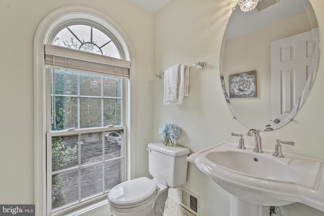 440 Clayton Ln, Alexandria, VA 22304 - half bath with toilet and a sink